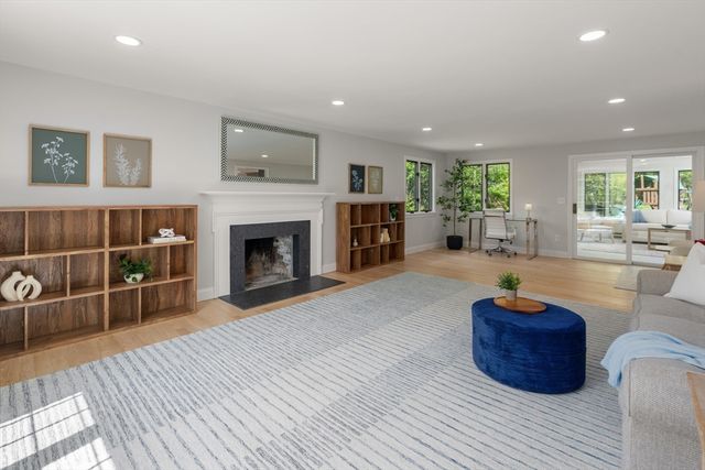 15 Knollcrest Dr, Andover, MA 01810