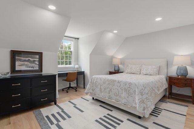 15 Knollcrest Dr, Andover, MA 01810