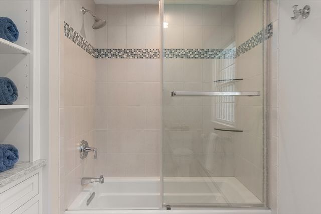 15 Knollcrest Dr, Andover, MA 01810
