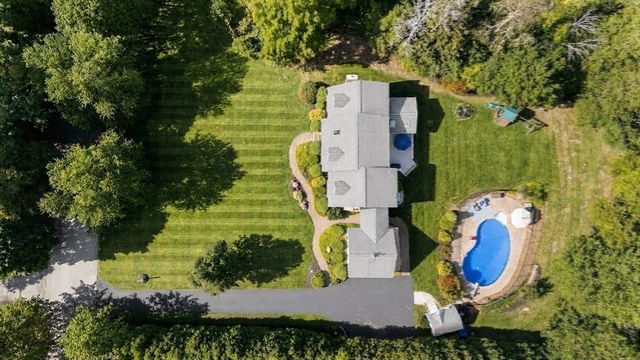 15 Knollcrest Dr, Andover, MA 01810
