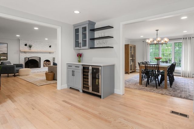15 Knollcrest Dr, Andover, MA 01810