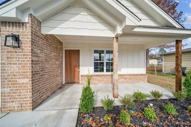 308 E Fry Court, Claremore, OK 74017