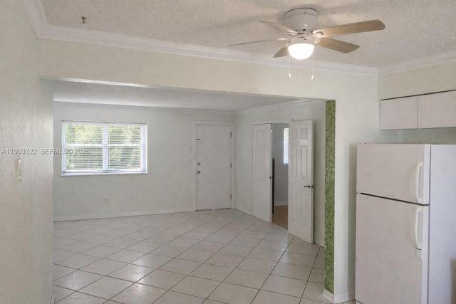 5644 Pierce St, Hollywood, FL 33021
