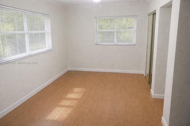 5644 Pierce St, Hollywood, FL 33021