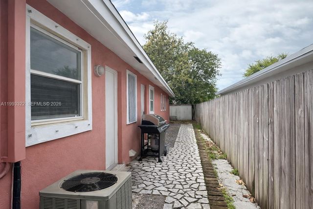 5644 Pierce St, Hollywood, FL 33021