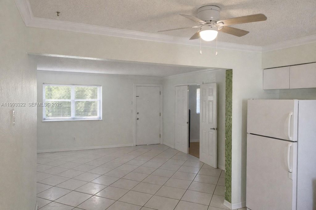 Image 11 of property listing at 5644 Pierce St, Hollywood, FL 33021