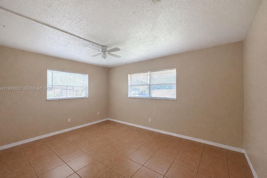 Image 6 of property listing at 5644 Pierce St, Hollywood, FL 33021