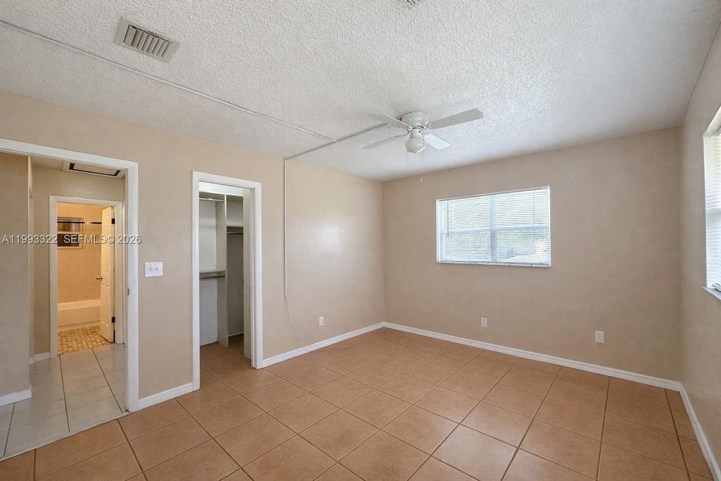 Image 7 of property listing at 5644 Pierce St, Hollywood, FL 33021