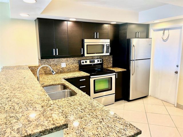 2940 N Course Dr 910, Pompano Beach, FL 33069