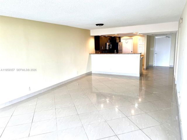 2940 N Course Dr 910, Pompano Beach, FL 33069