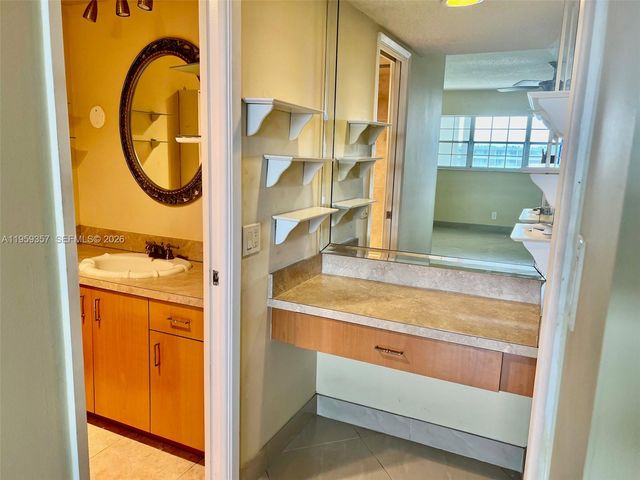 2940 N Course Dr 910, Pompano Beach, FL 33069