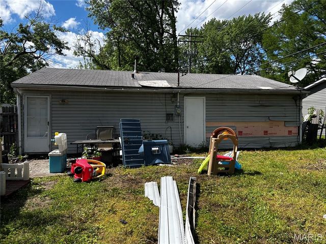 508 Saint James Drive, Cahokia, IL 62206