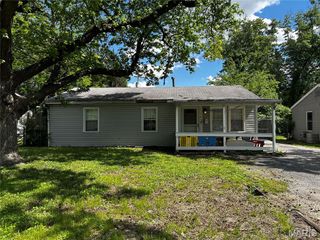 508 Saint James Drive, Cahokia, IL 62206
