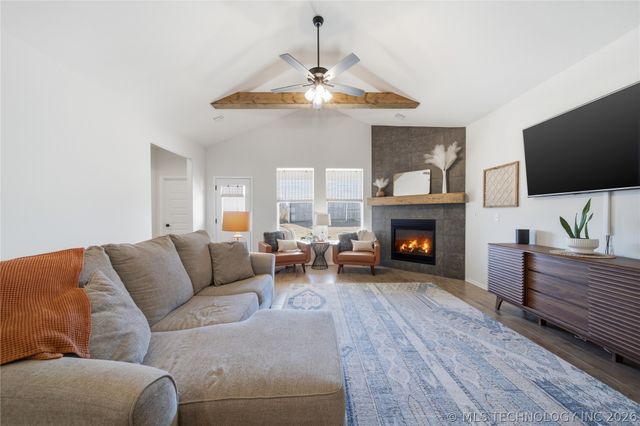 13308 E 123rd Place N, Collinsville, OK 74021