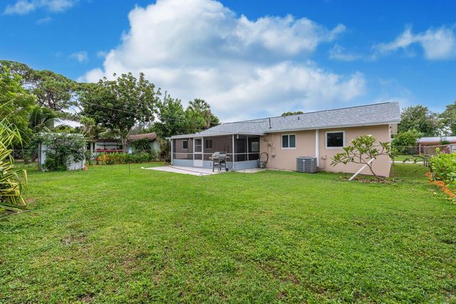 4317 APPLECREST Drive, Palm Beach Gardens, FL 33410