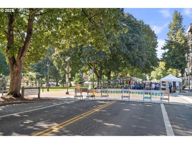 701 COLUMBIA St 215, Vancouver, WA 98660