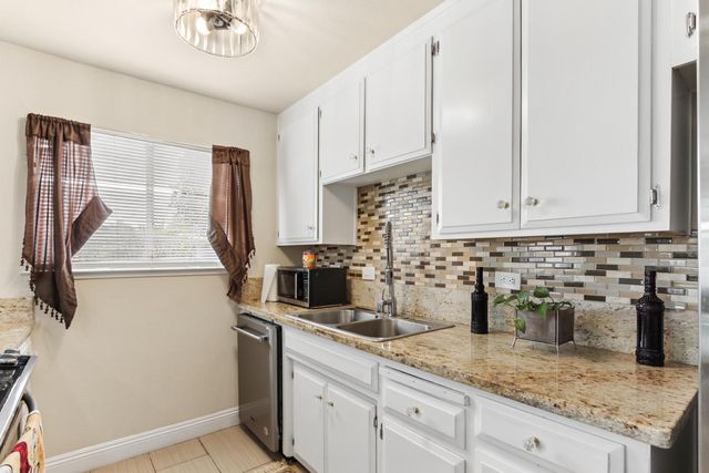 4032 Alta Lorraine Way, North Highlands, CA 95660