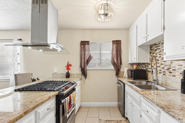 4032 Alta Lorraine Way, North Highlands, CA 95660