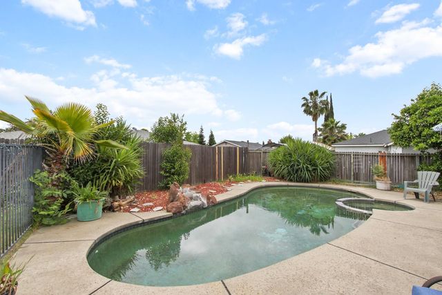 4032 Alta Lorraine Way, North Highlands, CA 95660