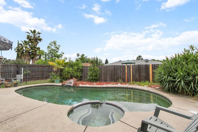 4032 Alta Lorraine Way, North Highlands, CA 95660