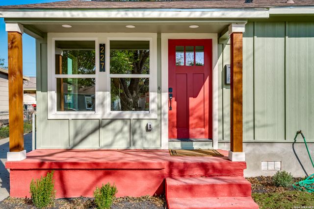 227 BURKE AVE, San Antonio, TX 78225