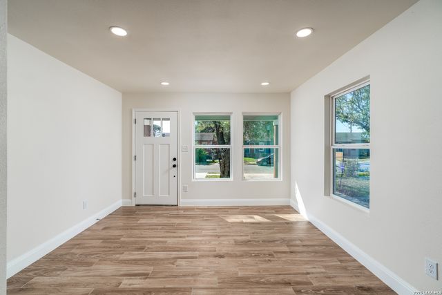 227 BURKE AVE, San Antonio, TX 78225