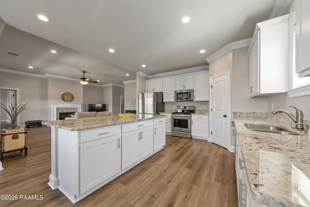 619 Bay Meadow Lane, Lafayette, LA 70507