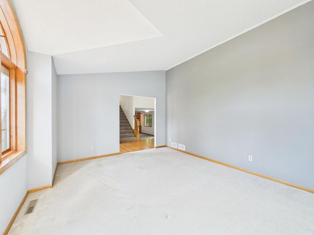 1952 Park Ridge Court, Chaska, MN 55318