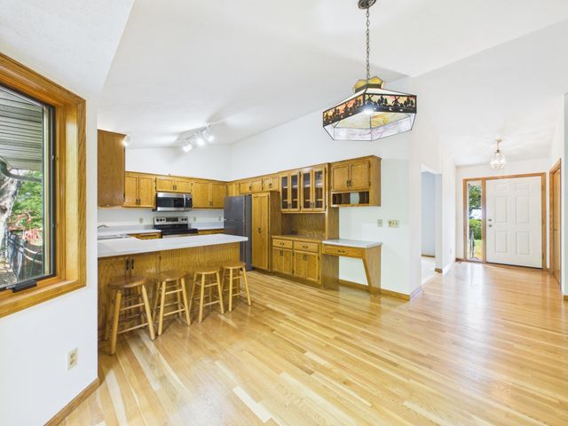 1952 Park Ridge Court, Chaska, MN 55318