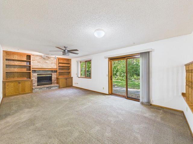 1952 Park Ridge Court, Chaska, MN 55318