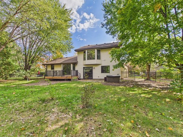 1952 Park Ridge Court, Chaska, MN 55318