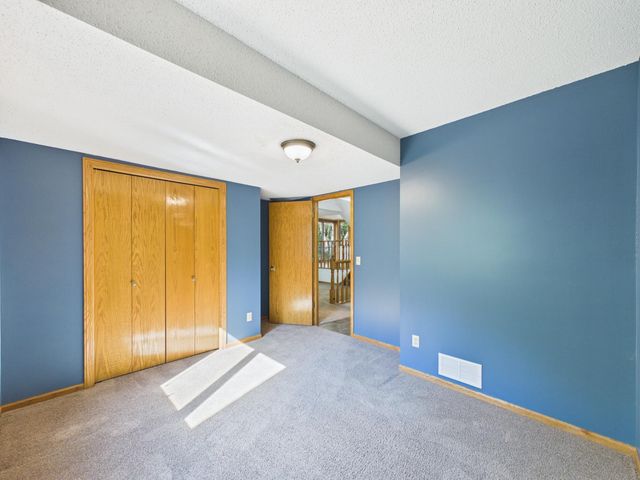 1952 Park Ridge Court, Chaska, MN 55318