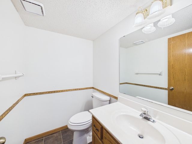 1952 Park Ridge Court, Chaska, MN 55318
