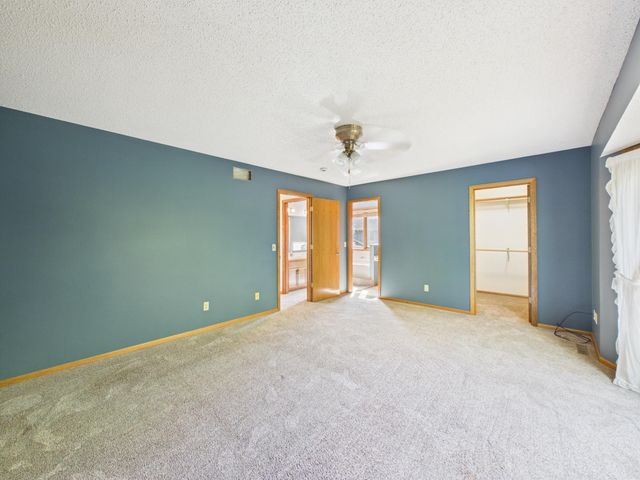1952 Park Ridge Court, Chaska, MN 55318