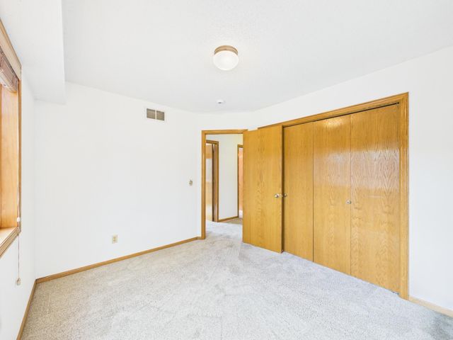 1952 Park Ridge Court, Chaska, MN 55318