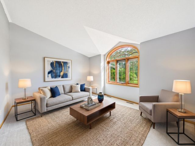1952 Park Ridge Court, Chaska, MN 55318