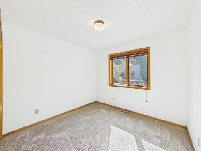 1952 Park Ridge Court, Chaska, MN 55318