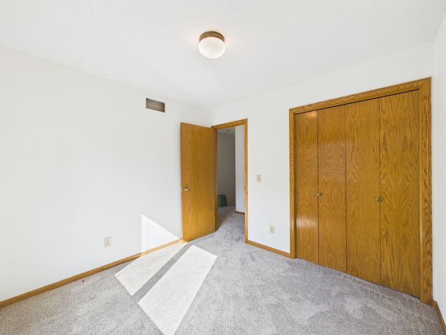 1952 Park Ridge Court, Chaska, MN 55318