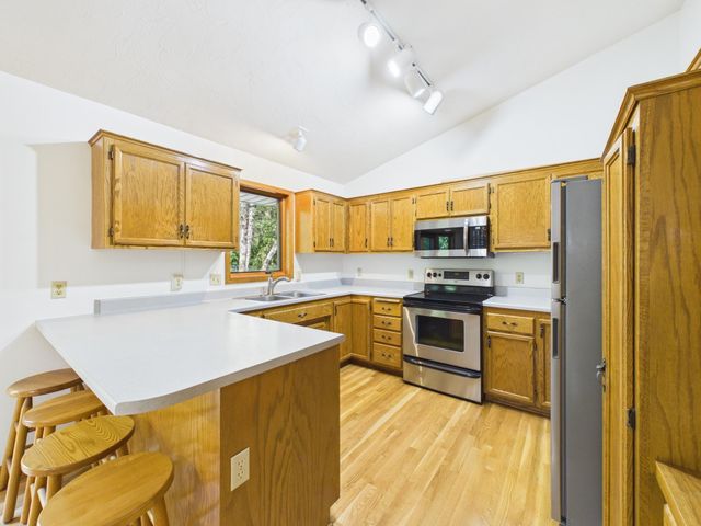 1952 Park Ridge Court, Chaska, MN 55318