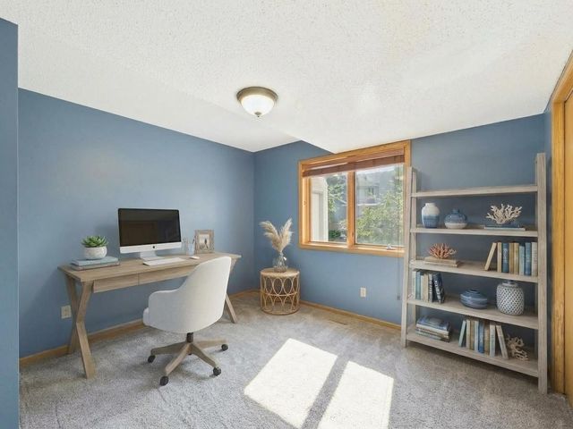 1952 Park Ridge Court, Chaska, MN 55318