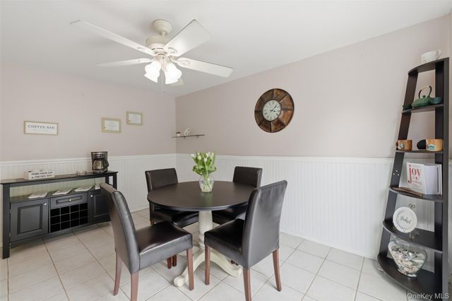 303 Parr Meadow Drive 3C, Newburgh, NY 12550