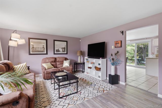303 Parr Meadow Drive 3C, Newburgh, NY 12550