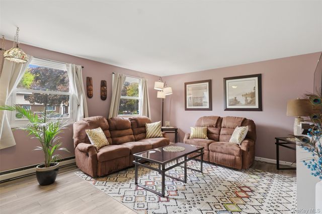 303 Parr Meadow Drive 3C, Newburgh, NY 12550
