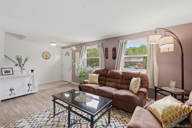 303 Parr Meadow Drive 3C, Newburgh, NY 12550