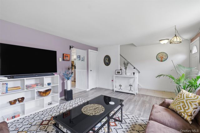 303 Parr Meadow Drive 3C, Newburgh, NY 12550