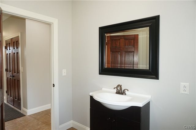 4430 S Onondaga Rd, Onondaga, NY 13120