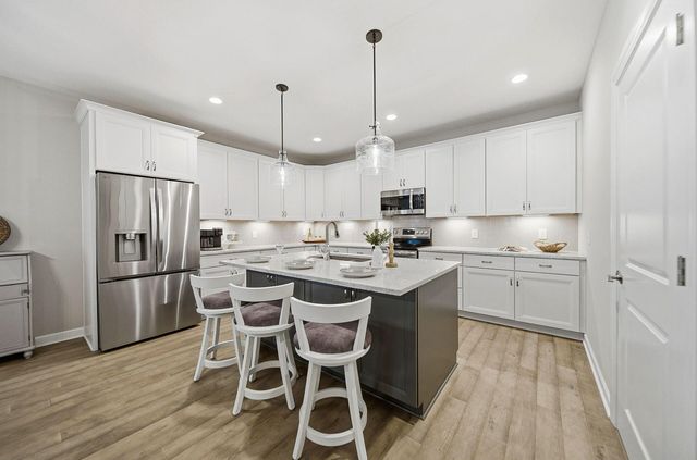 7660 Gateway Boulevard, Powell, OH 43065