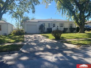 7405 Joseph Avenue, La Vista, NE 68128