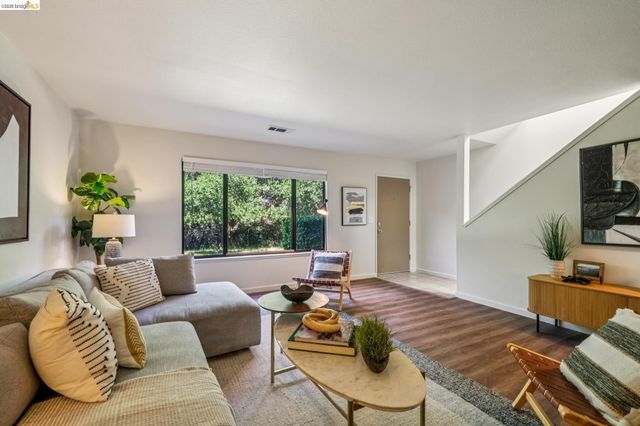 61 Parkview Ter, San Pablo, CA 94806