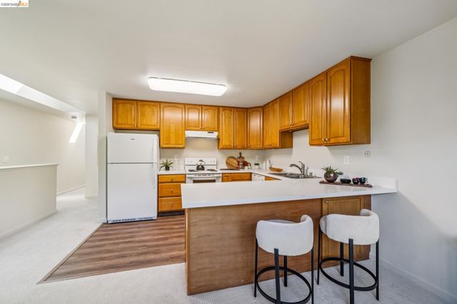 61 Parkview Ter, San Pablo, CA 94806